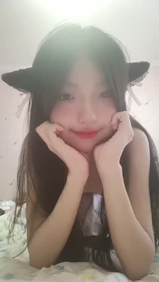 极品萝莉嫩鲍水流不止弄湿丝袜