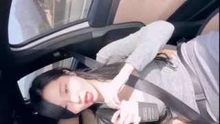 美艳少妇车内自慰娇喘呻吟淫水四溅