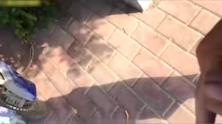 地铁跟踪搭讪美女拍脸掏出鸡巴射到人家身上，乘少妇睡觉射人家脸上真牛逼！