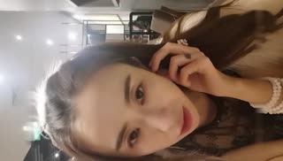 【网红母狗直播】SM大表姐商场内衣店真空上街餐厅大秀好身材