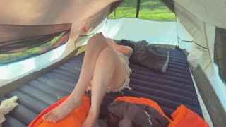 【户外性爱】与反差长腿美女在野外露营 帐篷内激情性爱无套射在肚子上
