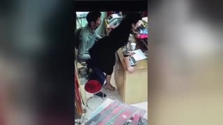 【稀缺】真实偷拍露脸合集，各种公共场所偷拍，贵在真实！