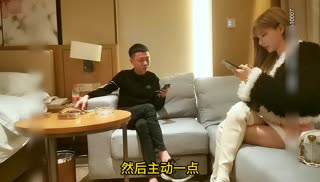 妹子的逼突然爆臭 小伙狂呕 钱都给了 吐了也得干 【5分30秒高能】