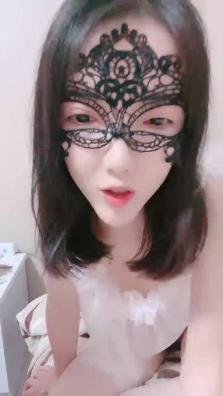 外表甜美炮友舌吻透视装白丝袜跳跳糖给炮友口交。